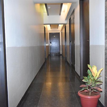 Kings International Juhu Hotel Mumbai Bagian luar foto