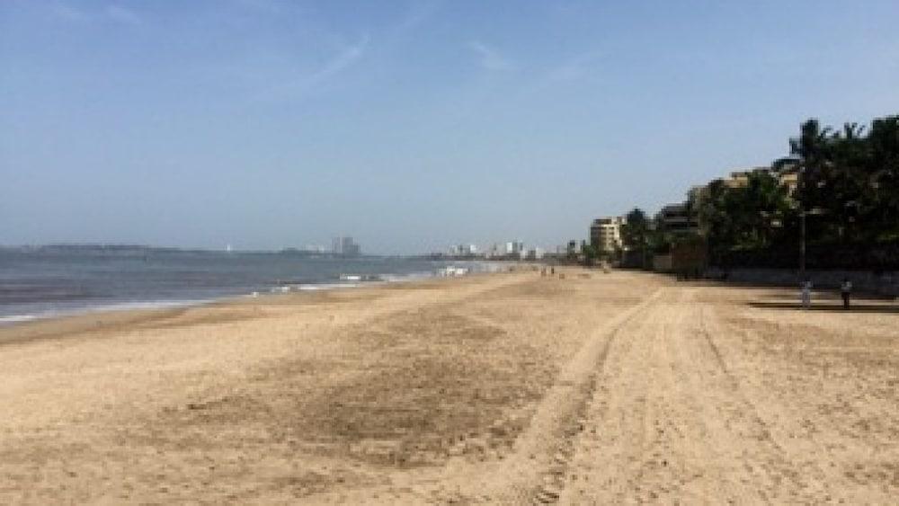 Kings International Juhu Hotel Mumbai Bagian luar foto