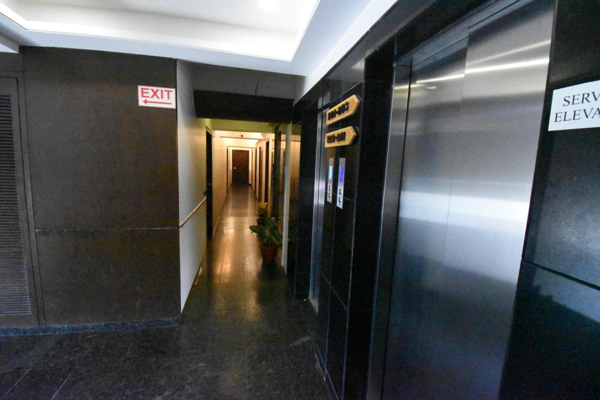 Kings International Juhu Hotel Mumbai Bagian luar foto